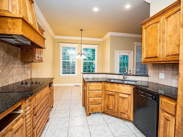 605 Tunbridge Dr — Photo 10