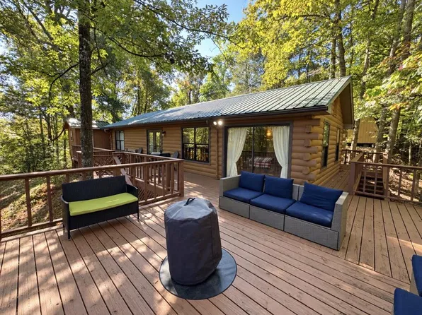 350 Holley Mountain Top Rd, Whittier, NC 28789