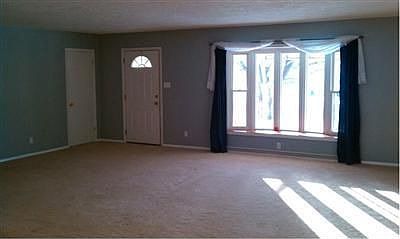 3rd image of 653 N West St