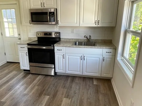 51 William St APT 3, Stamford, CT 06902