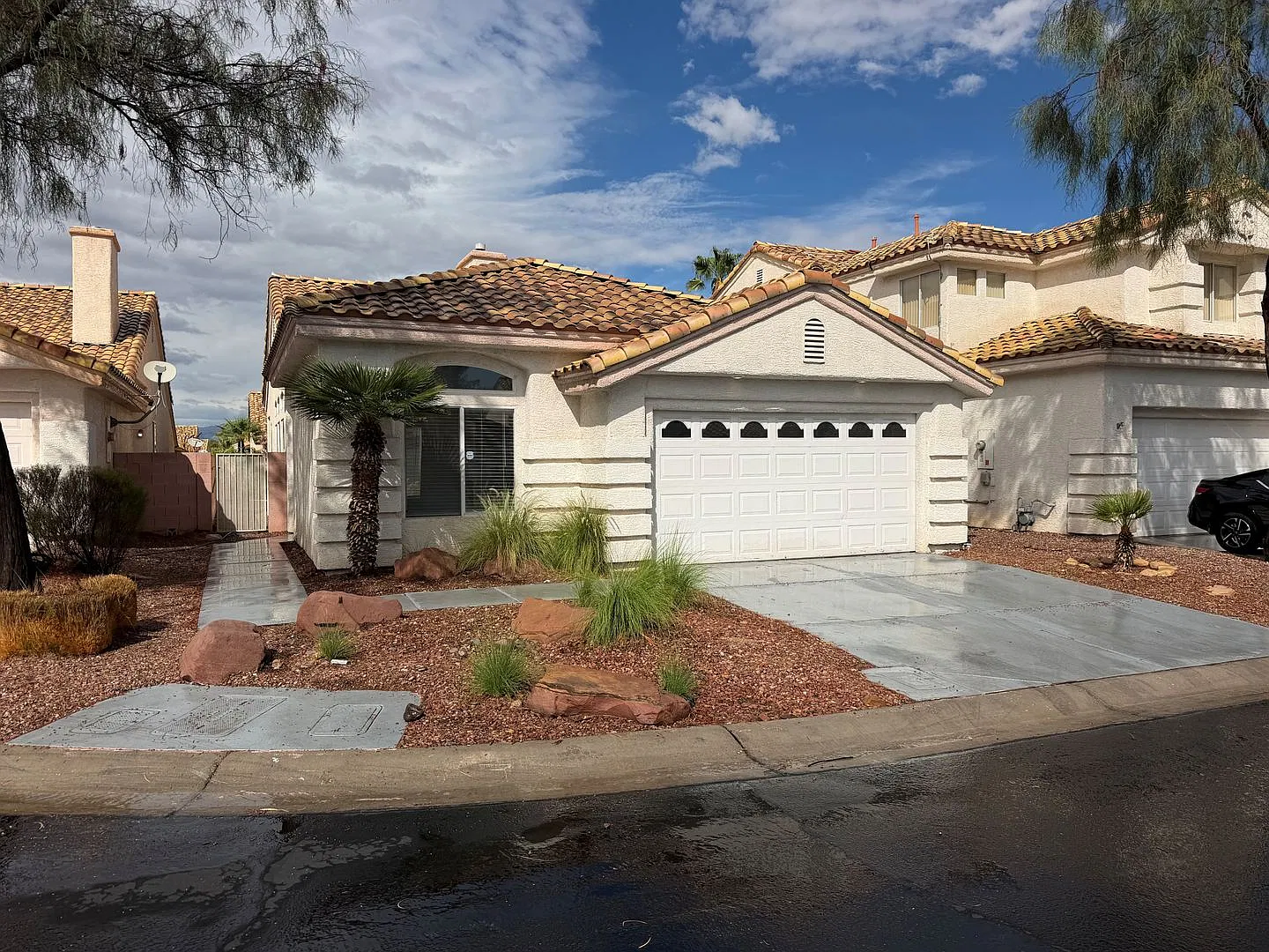 Beautiful 3 bedroom 2 bathroom home with Pool! — Photo 1