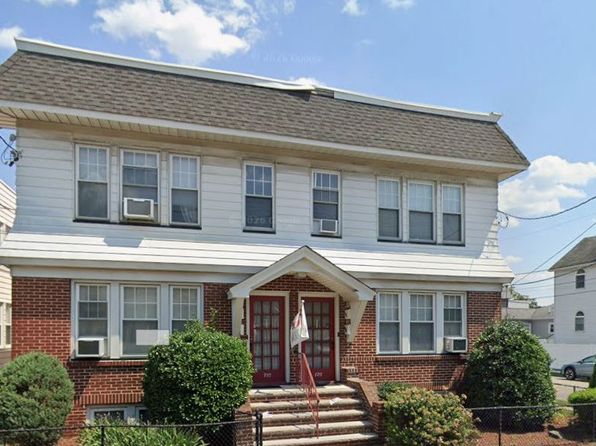 728 Forest St #2L