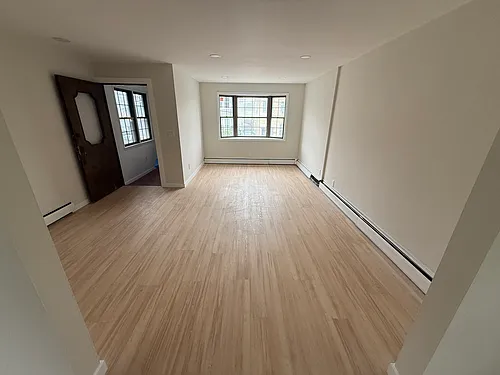 164 Beach St Photo 1