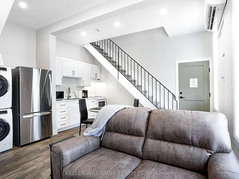 537 Talbot St #10 — Photo 18