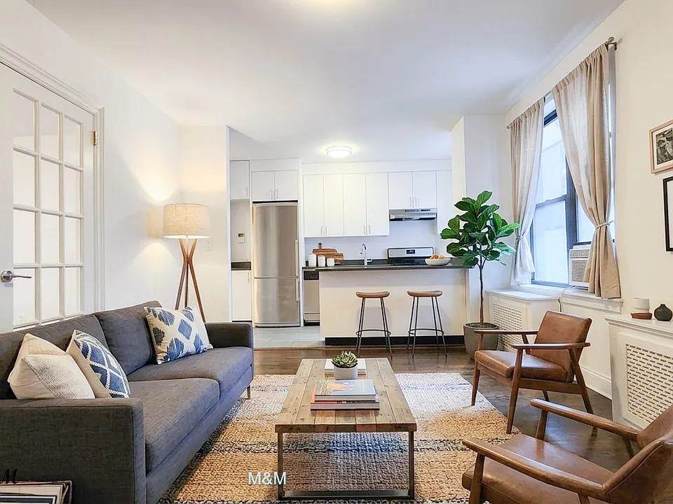 140 W 55th St #4D