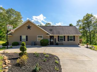 320 Illa Clyde Lane Way, Sevierville, TN 37876