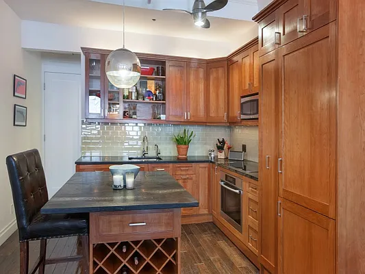 Sold by Sotheby's International Realty | media 6