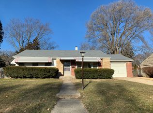 736 E Hawley St, Mundelein, IL