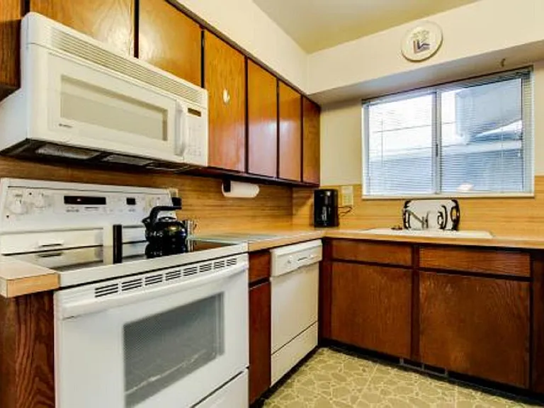 3300 E Fort Union Blvd — Photo 18