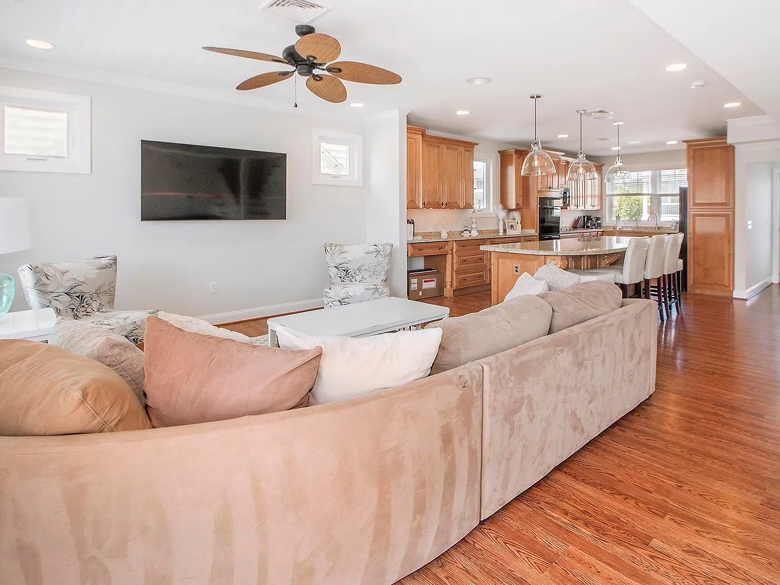 5 bed, 4.0 bath, $2,775 — Photo 2