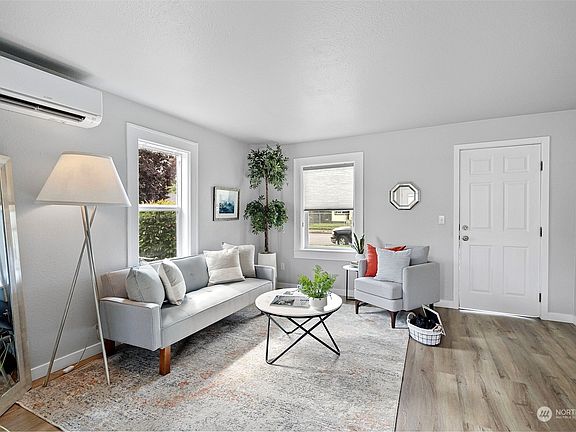 4th image of 7415 S Tacoma Avenue