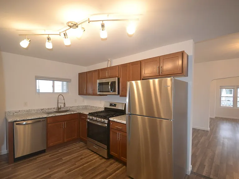 610 Union St #1 — Photo 5