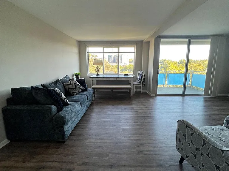 10201 Grosvenor Pl #816 — Photo 9