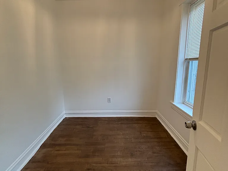 740 N Spaulding Ave #2F — Photo 16