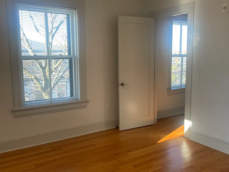 31 Parade St #402 — Photo 8