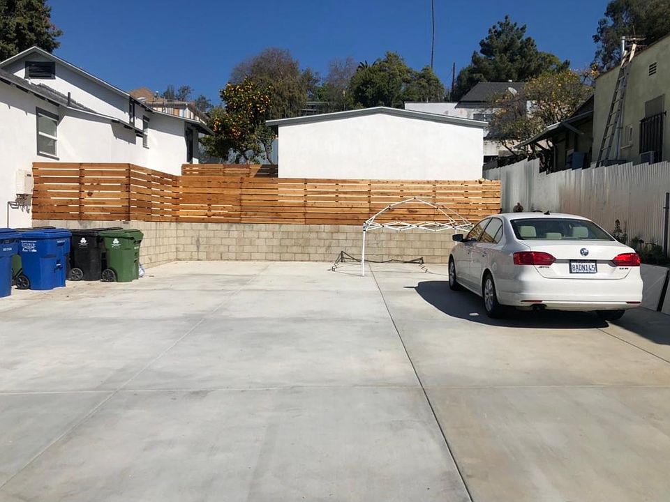 2nd image of 2109 Aaron St #B