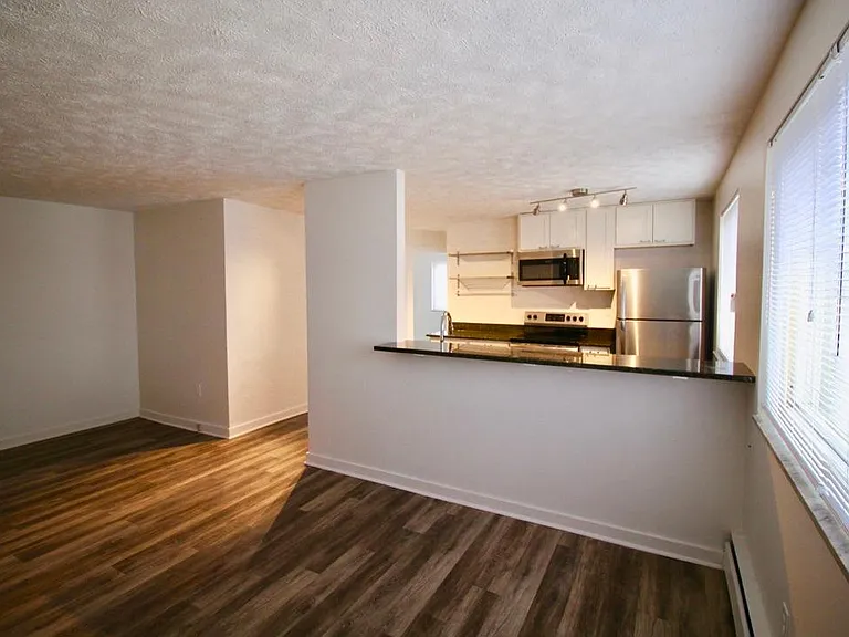 Silver Apartments — Photo 29