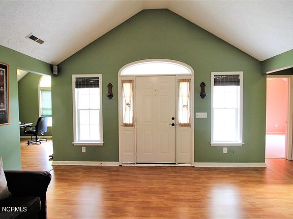 4th image of 409 Jacqueline Dr