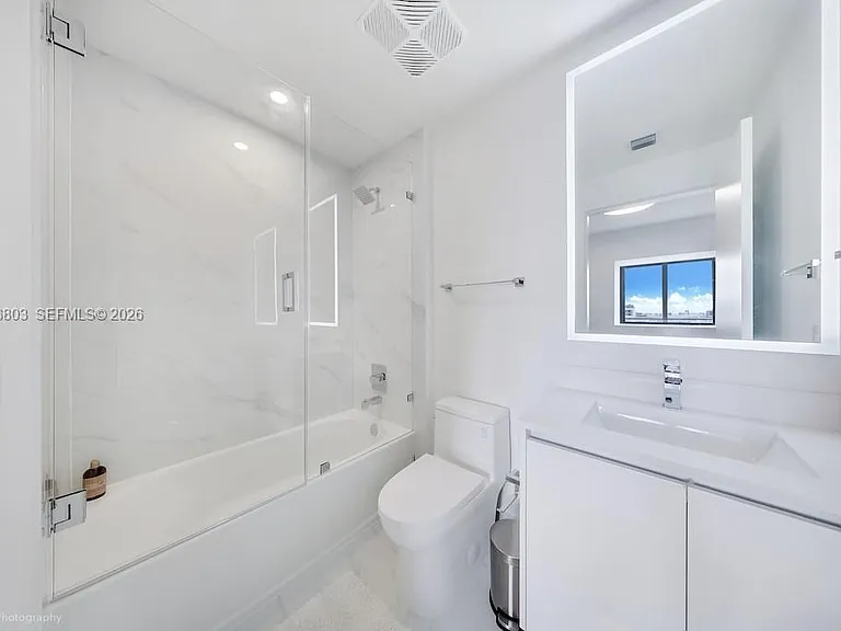 700 NE 24th St #1403 — Photo 13