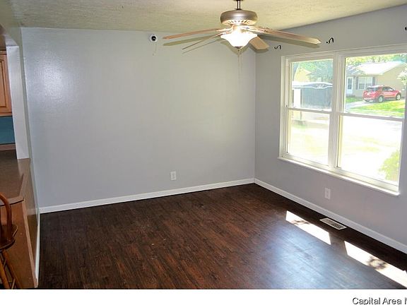 3rd image of 26 Harmony Dr