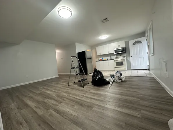 1515 Dwight Pl #A, Bronx, NY 10465