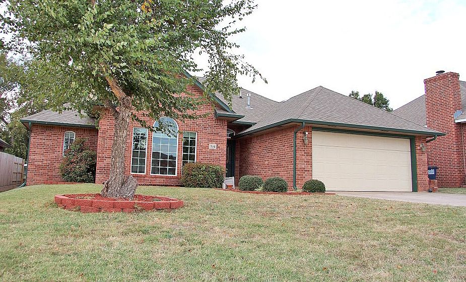 1st image of 516 Oakdale Dr