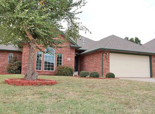 516 Oakdale Dr, Enid, OK 73703