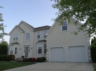 1986 Steeplechase Dr, Williamstown, NJ 08094