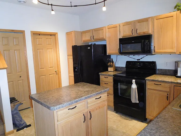 1925 Sandcherry Ct NW — Photo 5