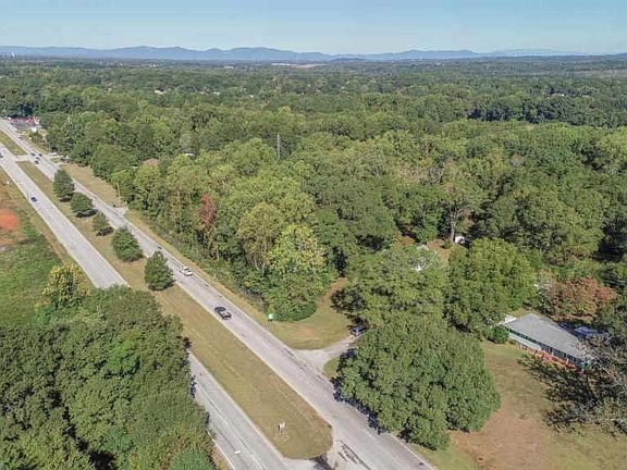 4th image of 10686 Greenville Hwy