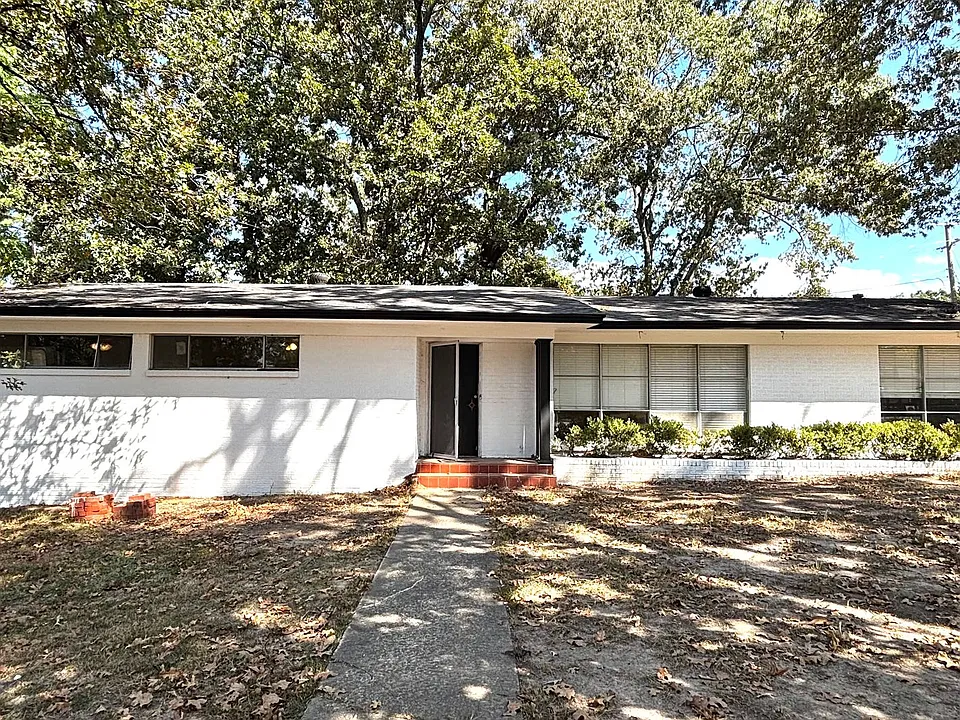 2302 College Dr