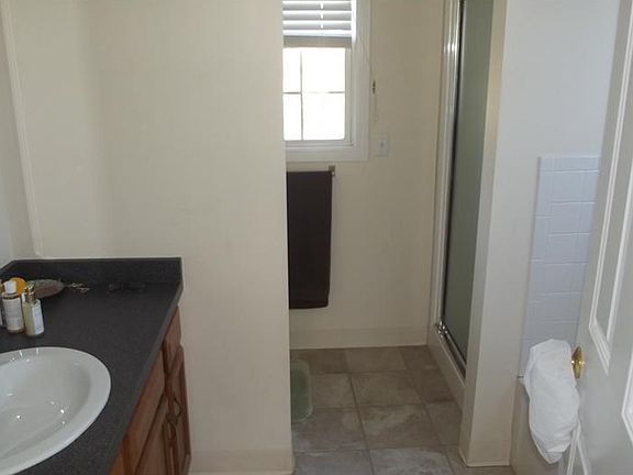 4th image of 46 Bramblewood Ln
