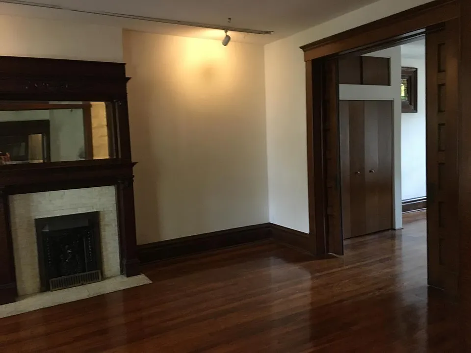 Living Room/Den