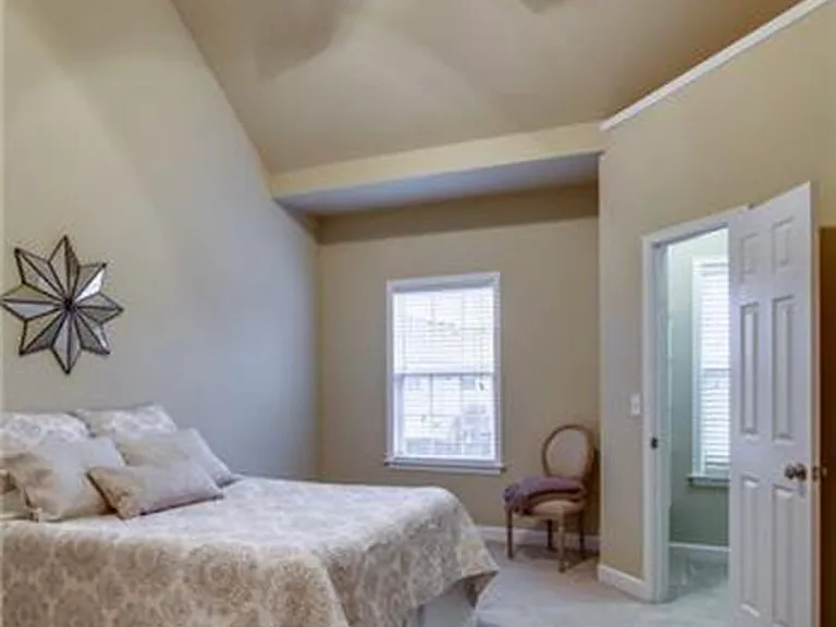 3043 Newport Valley Cir — Photo 13
