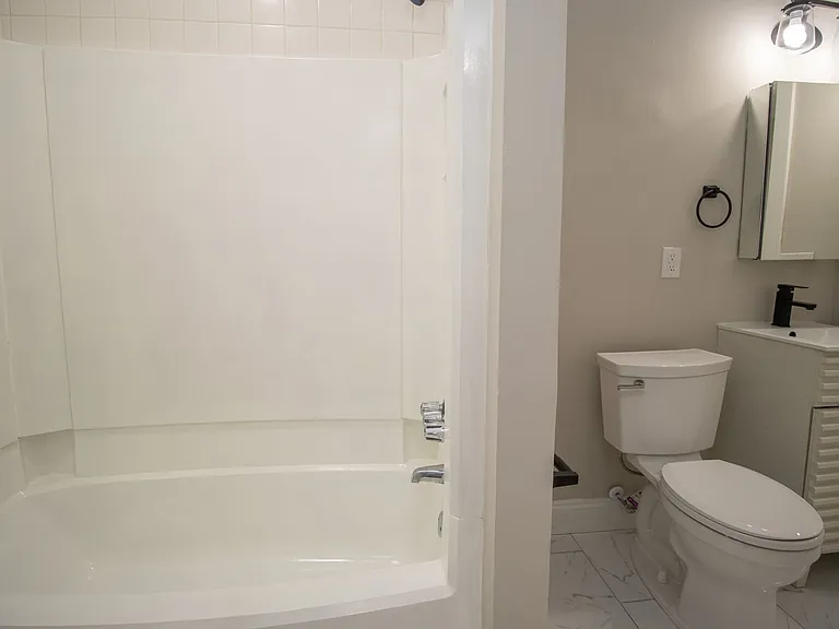 1840 Hampton Street — Photo 43