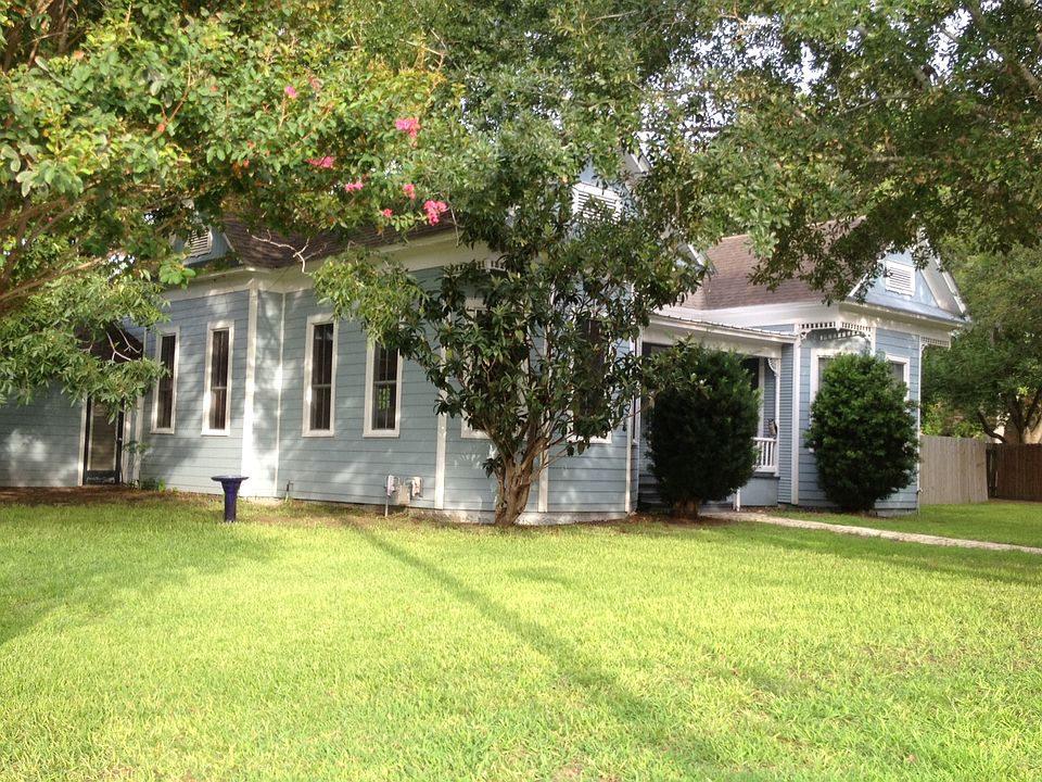 1st image of 142 N Gohmert St