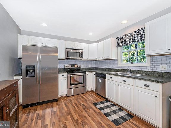 2nd image of 633 Wild Rose Ln