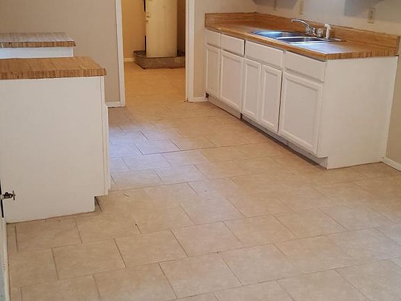 3rd image of 5717 Ballenmoor Dr
