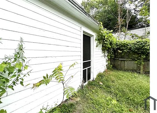 2020 Walnut St — Photo 11