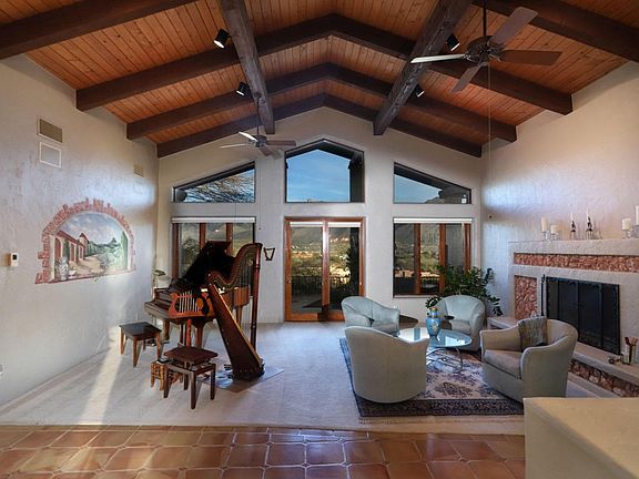 4th image of 10985 N Poinsettia Dr