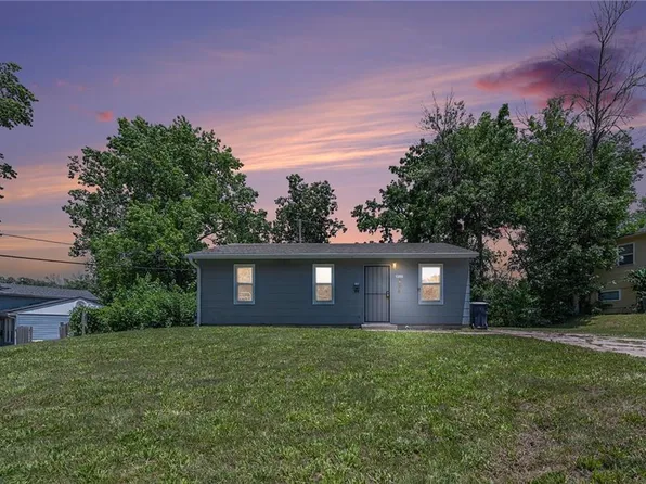 5117 Palmer Dr, Kansas City, MO 64129