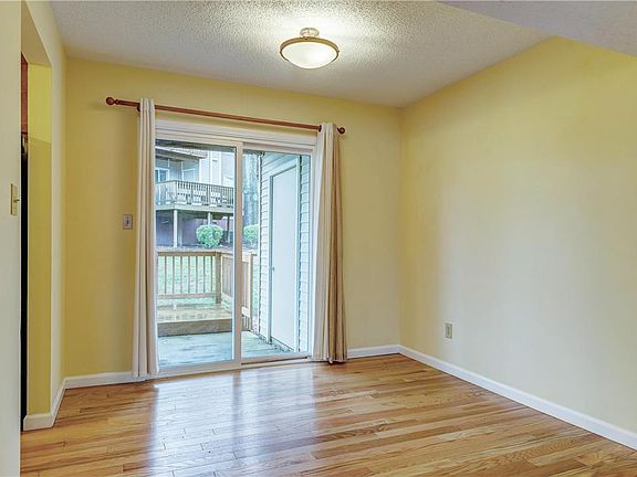 5th image of 1627 E Swan Cir