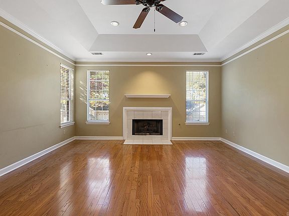 5th image of 14700 Woodcreek Dr