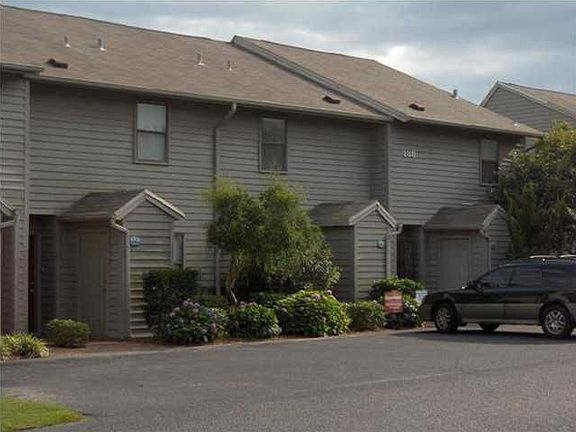 2nd image of 138 N Myrtle Dr Unit 122