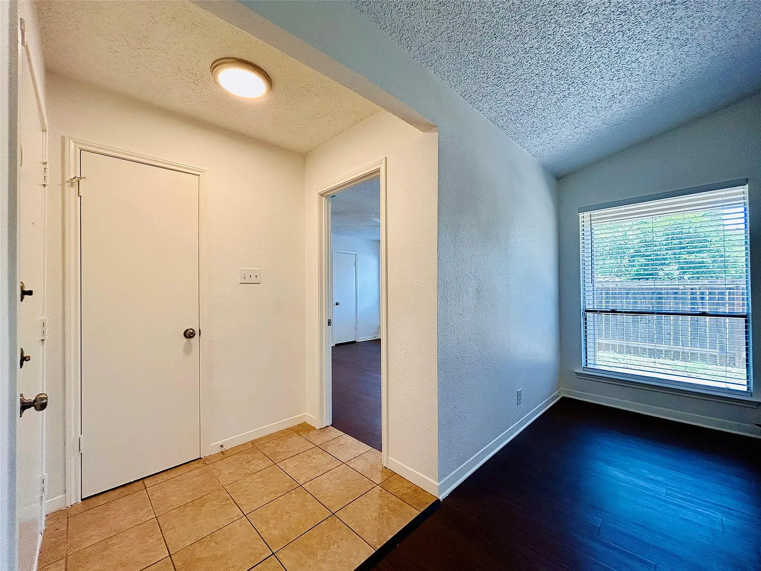 3 bed, 2.0 bath, 1182 sqft, $1,775 — Photo 4