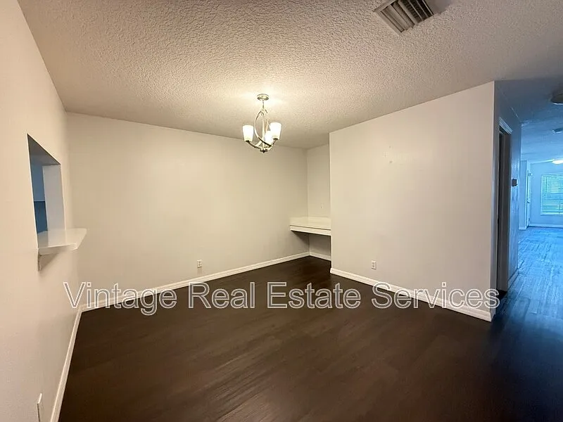 2 bed, 2.5 bath, 1560 sqft, $1,950 — Photo 4