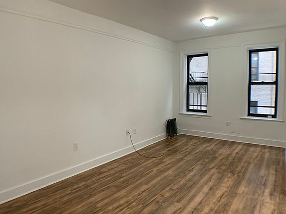 2nd image of 560 W 151st St #F5