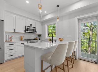 80 Baxter St #1, Boston, MA 02127