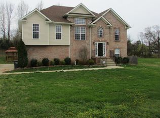 613 Glenstone Springs Dr, Clarksville, TN 37043