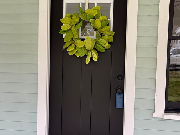 3rd image of 218 Campus Ln